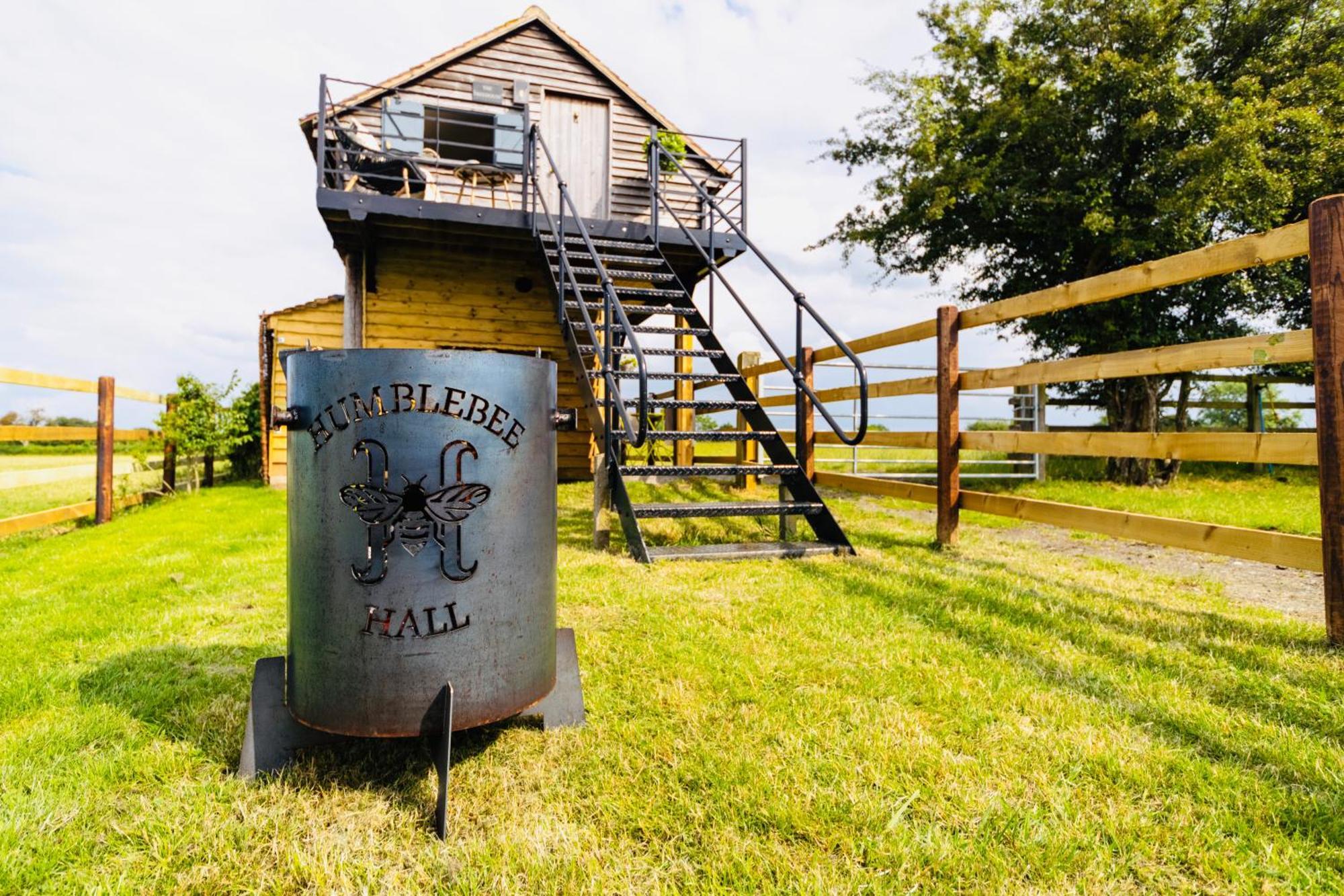 The Treehouse At Humblebee Hall Worcester Luaran gambar